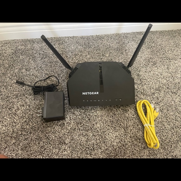 Netgear AC1200 WiFi Cable Modem Router Model C6220 - Picture 2 of 6